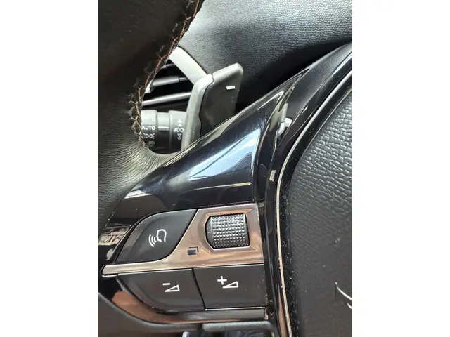 Peugeot 3008 1.2 PureTech Allure automaat! 2017 Benzine 19