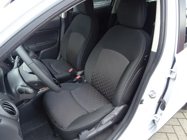 Mitsubishi Space Star 1.2 Dynamic AUTOMAAT 2023 Benzine 19