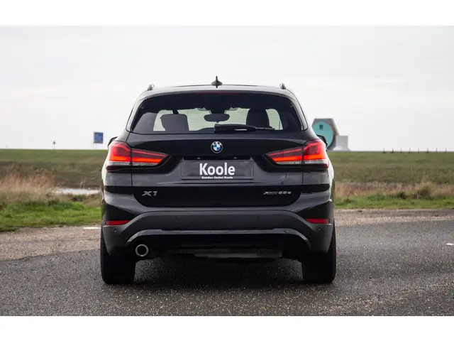 BMW X1 xDrive25e Executive 2021 Hybride Benzine 15