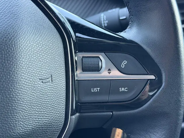 Peugeot 208 1.2 PureTech Active 2020 Benzine 26