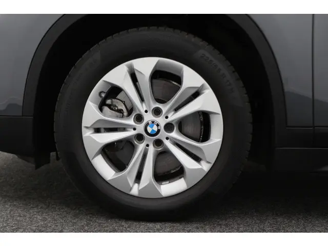 BMW X1 xDrive25e Executive 2021 Hybride Benzine 24