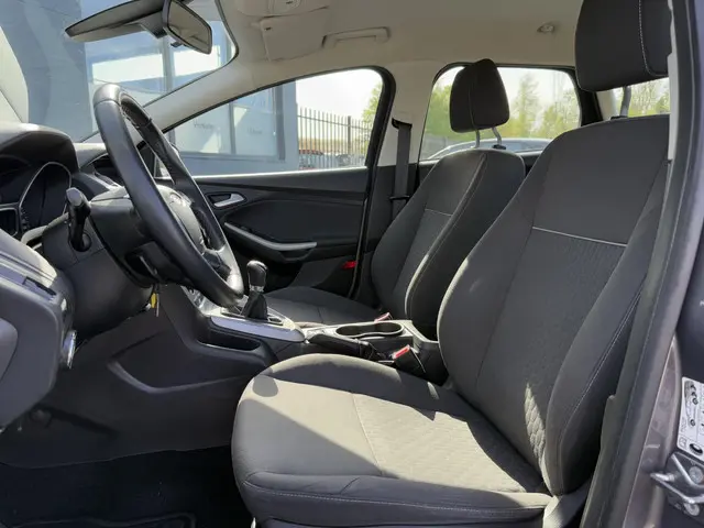 Ford Focus Wagon 1.0 EcoBoost Edition 2014 Benzine 6