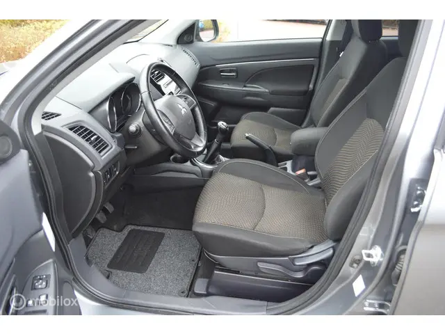 Mitsubishi ASX 1.6 Cleartec Invite+ 2014 Benzine 4