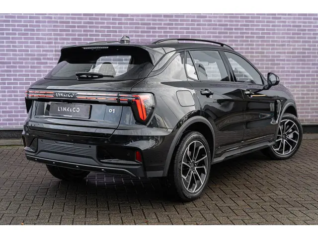 Lynk & Co 01 1.5 Core Plug-in Hybrid 2025 Hybride Benzine 14