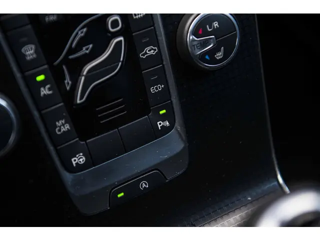 Volvo V40 T3 Polar+ Sport 2020 Benzine 27