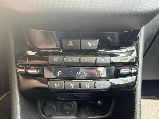 Peugeot 2008 1.2 PureTech Allure 2015 Benzine 8