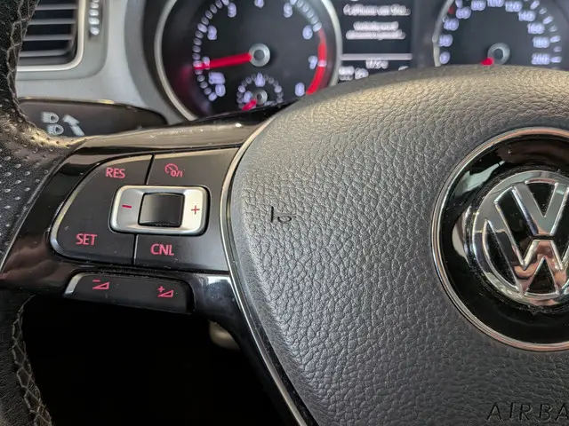 Volkswagen Polo 1.2 TSI Cross 2017 Benzine 12