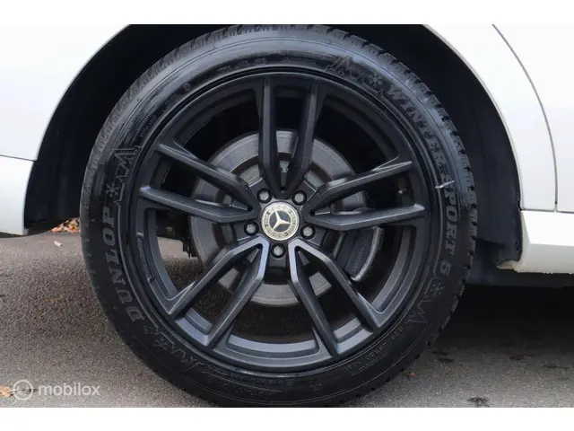 Mercedes-Benz M-Klasse 500 2013 Benzine 36