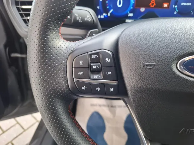 Ford Focus 1.0 EcoBoost Hybrid ST Line X 2023 Benzine 37