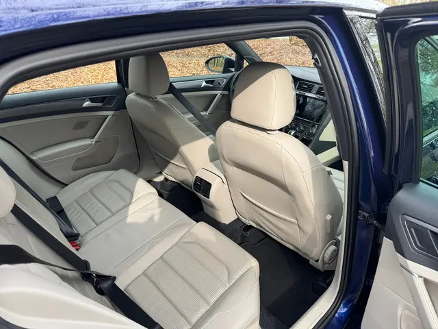 Volkswagen e-Golf E-Golf 2017 Elektrisch 11