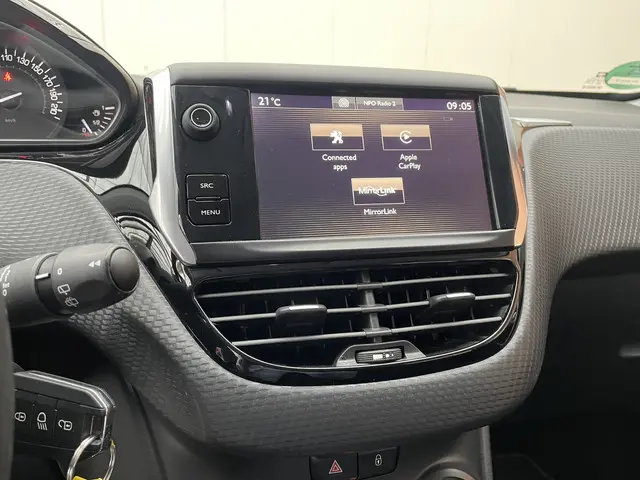 Peugeot 2008 PureTech 82 ETG Blue Lion 2016 Benzine 12