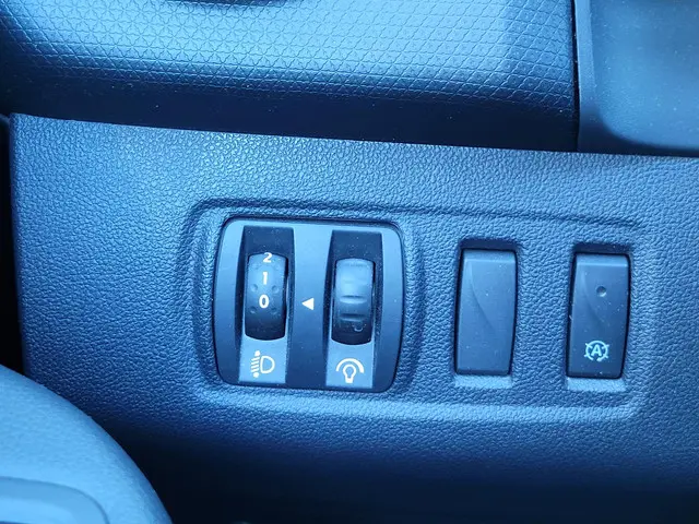 Renault Clio Estate 0.9 TCe Limited 2019 Benzine 31