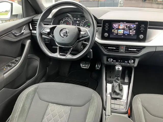 Škoda Kamiq 1.0 TSI Sport Business 2021 Benzine 4