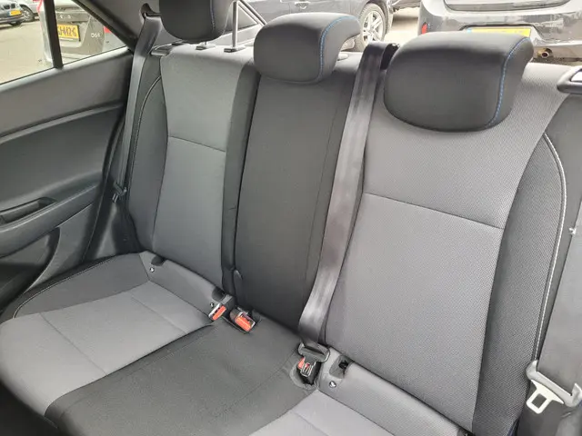 Hyundai i20 1.0 T-GDI Go! 2016 2016 Benzine 9