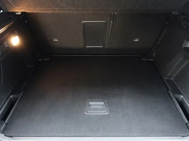 Peugeot 3008 1.2 PureTech Allure Aut- 2019 Benzine 35