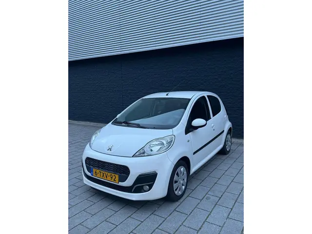 Peugeot 107 1.0 Active 2014 Benzine 4