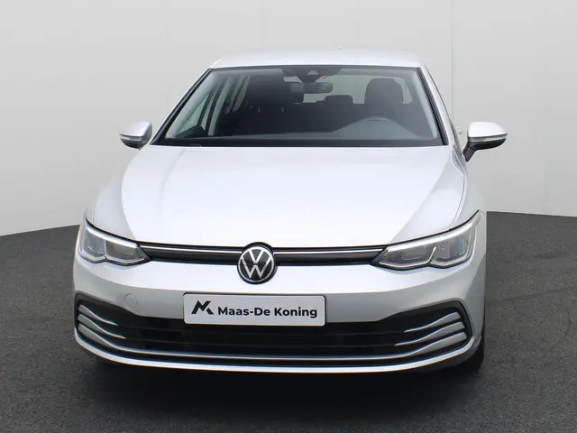 Volkswagen Golf 1.5eTSI/130PK Life DSG 2023 Benzine 27