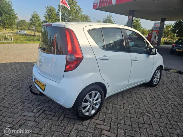 Opel Agila 1.2 Edition 2013 Benzine 3
