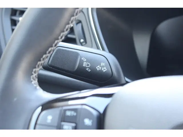 Ford Kuga 2.5 FHEV Active X 2024 Hybride Benzine 29