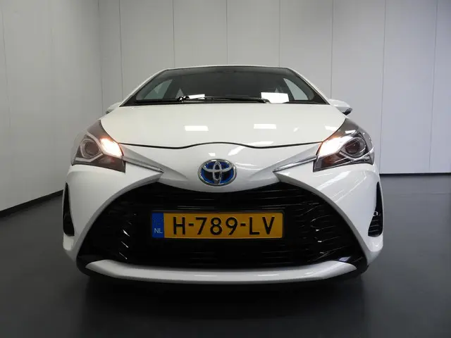 Toyota Yaris 1.5 Hybrid Active 2020 Hybride Benzine 31