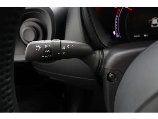 Toyota Aygo X 1.0 VVT-i MT Play 2025 Benzine 23