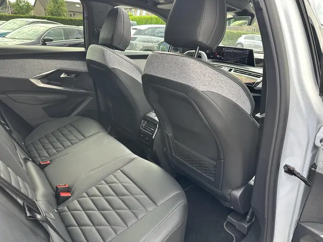 Peugeot 3008 1.2 Hybrid 145 GT 2024 Hybride Benzine 35