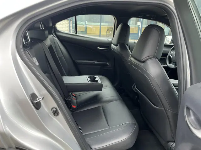 Lexus UX 250h Luxury Line 2020 Hybride Benzine 28