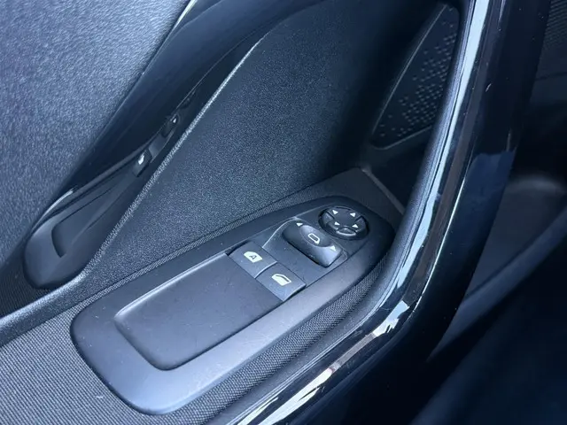 Peugeot 208 1.2 PureTech Blue Lion 2016 Benzine 22