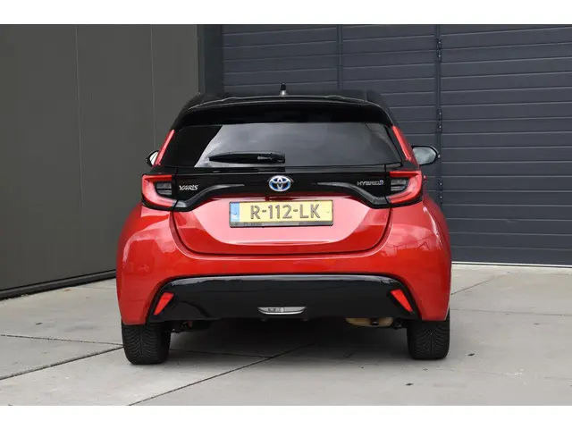 Toyota Yaris 1.5 Hybrid Executive 2022 Hybride Benzine 8