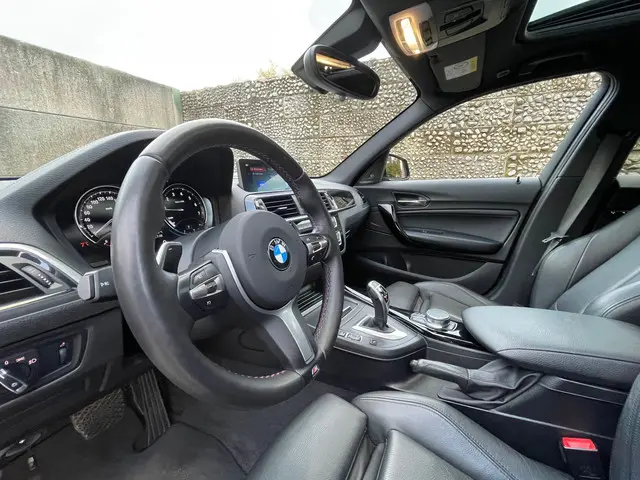 BMW 1 Serie M140i xDrive High Executive 2017 Benzine 9