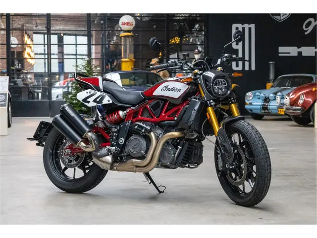 Indian FTR 1200 Carbon *Akrapovic* 2020 Benzine 3