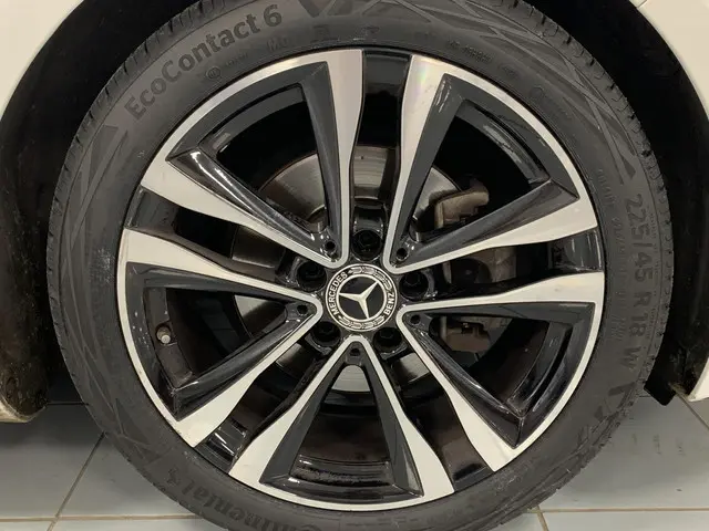 Mercedes-Benz B-Klasse 180 Premium 2020 Benzine 24