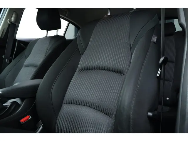 Mazda 3 2.0 TS+ 2015 Benzine 12