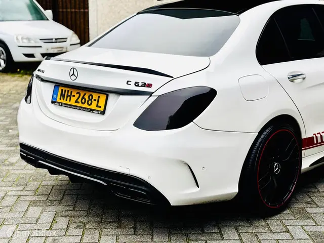 Mercedes-Benz C-Klasse AMG 63 S Edition 1 2015 Benzine 10