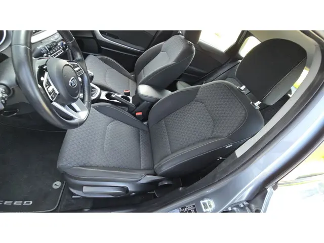 Kia Ceed Sportswagon 1.4 T-GDi DynamicLine 2020 Benzine 16