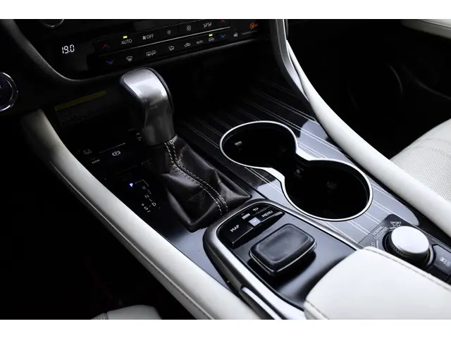 Lexus RX 450h 4WD Luxury Line 2017 Hybride Benzine 12