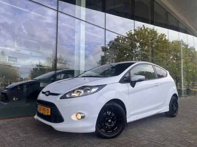 Ford Fiesta 1.25 ST LINE 82 PK 2012 Benzine 2