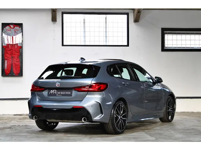 BMW 1 Serie 120i Business Edition 2022 Benzine 7