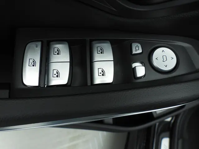 BMW 3 Serie Touring 330e 2025 Hybride Benzine 43