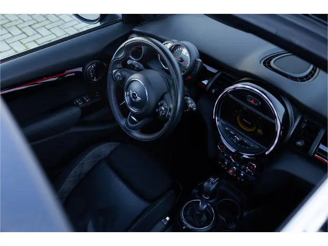 MINI Cooper S Mini Chili Serious Business 2015 Benzine 27