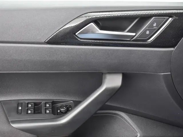 Volkswagen Polo 1.0 TSI 95pk Life 2023 Benzine 12