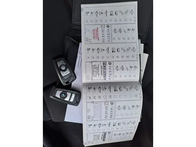 BMW 3 Serie 320i High Executive 2012 Benzine 19