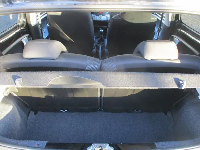 Peugeot 107 1.0 Sportium 5-deurs Airco 2013 Benzine 12