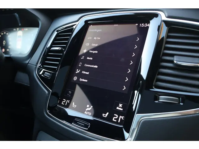 Volvo XC90 B6 AWD R-Design 2022 Benzine 52