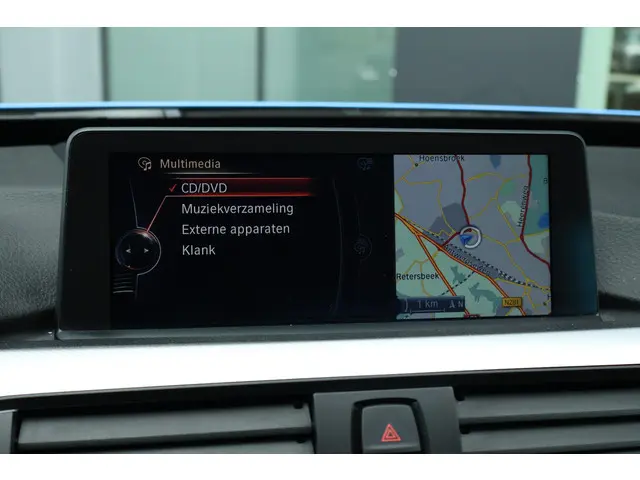 BMW 3 Serie Gran Turismo 320i Executive 2015 Benzine 23