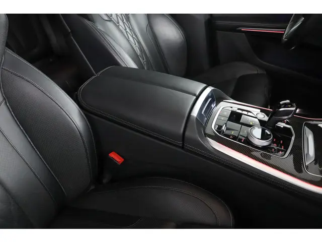 BMW X5 xDrive40i High Executive 2022 Benzine 67