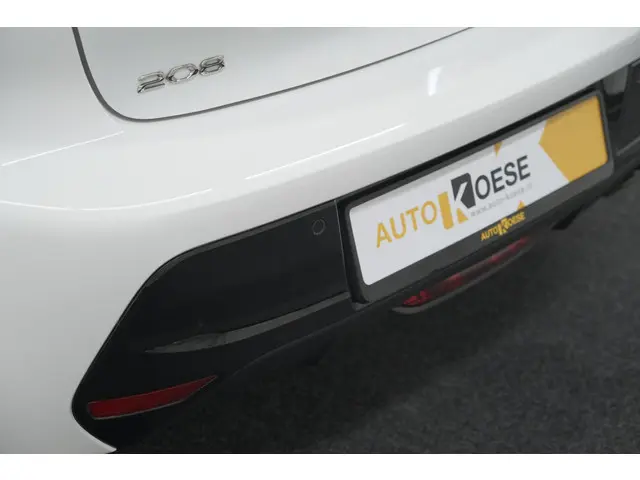Peugeot 208 PureTech 100 Allure Pack 2023 Benzine 21