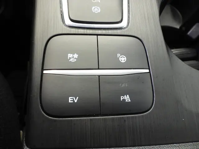 Ford Kuga 2.5 PHEV Plug-In Titanium 2021 Hybride Benzine 25