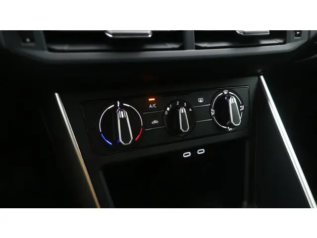 Volkswagen Polo 1.0 TSI 95pk Life 2024 Benzine 25