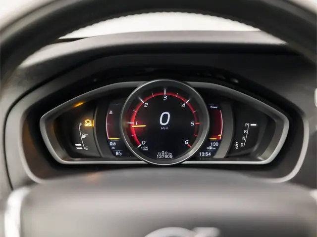 Volvo V40 2.0 D2 R-Design 2016 Diesel 21